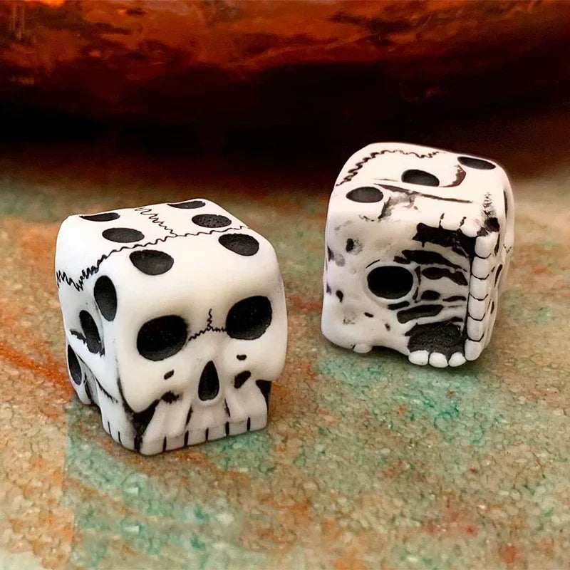 10 PCS Skull Dice Resin Skeleton Dice 6 Sided Skull Face Skeleton Dice Creative Gothic Skeleton Dice Scary Table Ornament