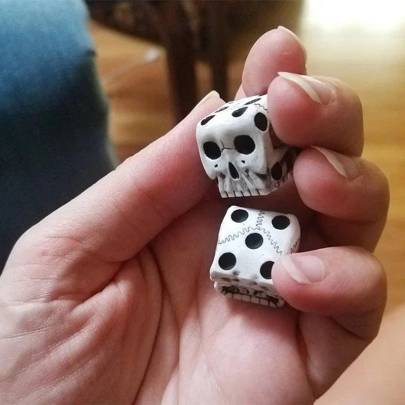 10 PCS Skull Dice Resin Skeleton Dice 6 Sided Skull Face Skeleton Dice Creative Gothic Skeleton Dice Scary Table Ornament